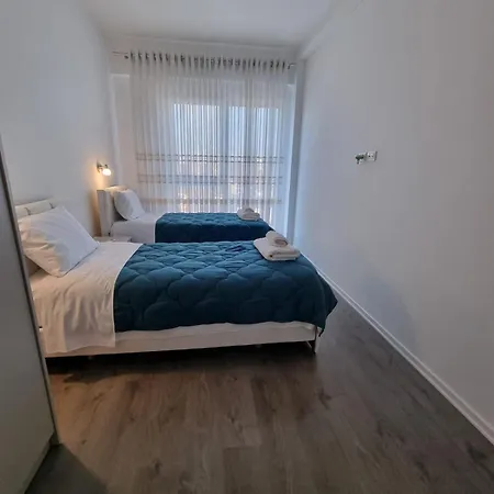 Odahousetirana * Tiran