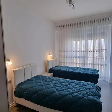 Odahousetirana * Tiran