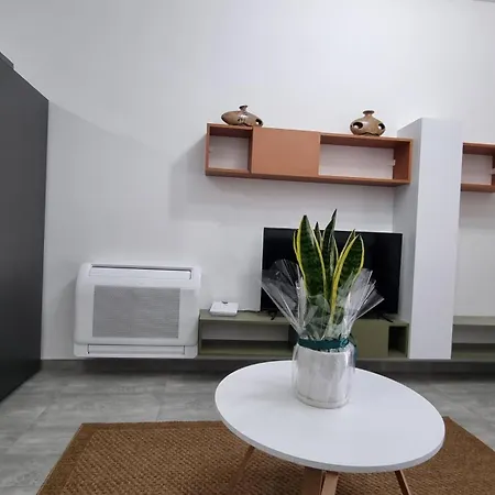 Odahousetirana * Tiran