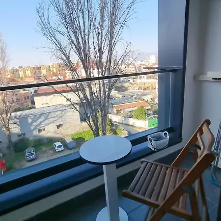 Odahousetirana * Tirana